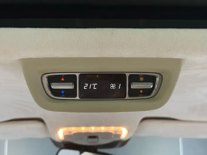 Mercedes-Benz V-Class 2022 Model V 260 Pilot Edition – фото 10
