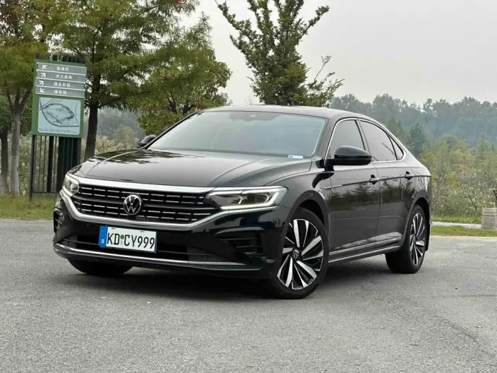 Volkswagen Passat 2021 Model 380TSI Deluxe Edition – фото 1