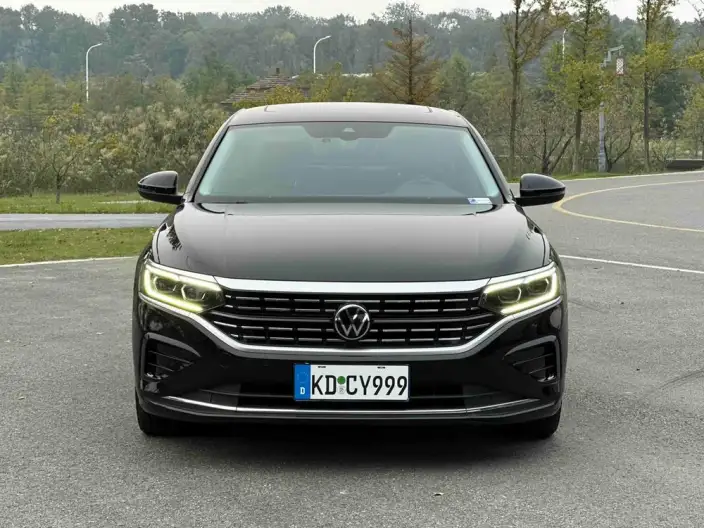 Volkswagen Passat 2021 Model 380TSI Deluxe Edition – фото 2