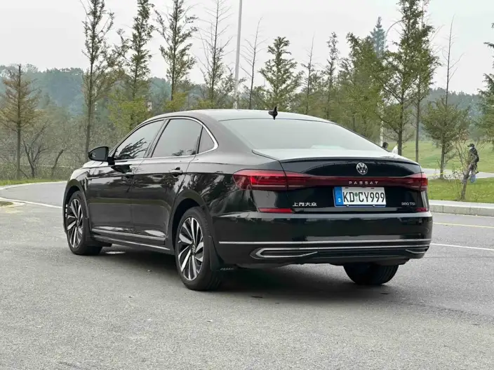 Volkswagen Passat 2021 Model 380TSI Deluxe Edition – фото 4