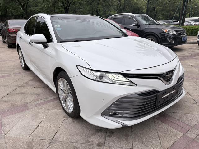 Toyota Camry 2018 2.5G Luxury – фото 2