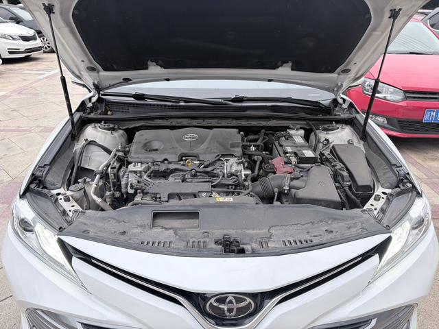 Toyota Camry 2018 2.5G Luxury – фото 12