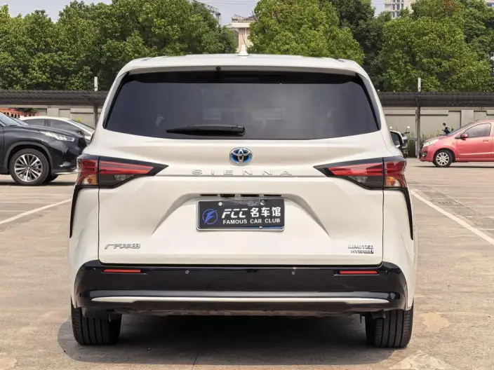 Toyota Sienna 2023 Model Hybrid 2.5L Premium Edition