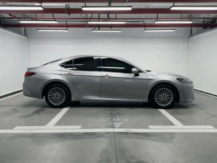 Toyota Camry 2024 Model Hybrid 2.0HGVP Deluxe Edition – фото 8