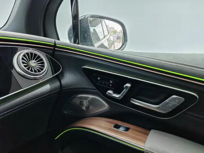 Mercedes-Benz EQS SUV 2023 Model EQS 450 4MATIC Pioneer Edition – фото 8