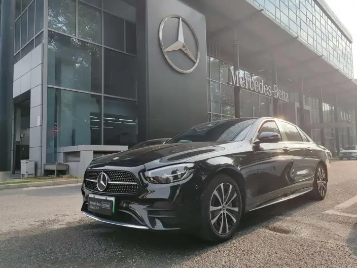 Mercedes-Benz E-Class PHEV 2022 Model E 350 e L Sports sedan – фото 1