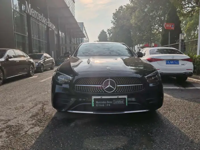 Mercedes-Benz E-Class PHEV 2022 Model E 350 e L Sports sedan – фото 2