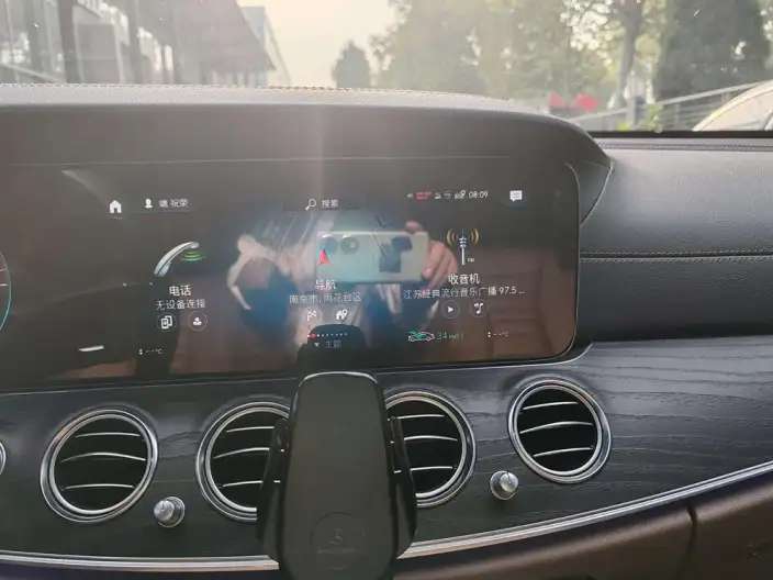 Mercedes-Benz E-Class PHEV 2022 Model E 350 e L Sports sedan – фото 9