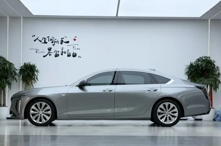 Cadillac CT6 2023 Model 28T Platinum edition