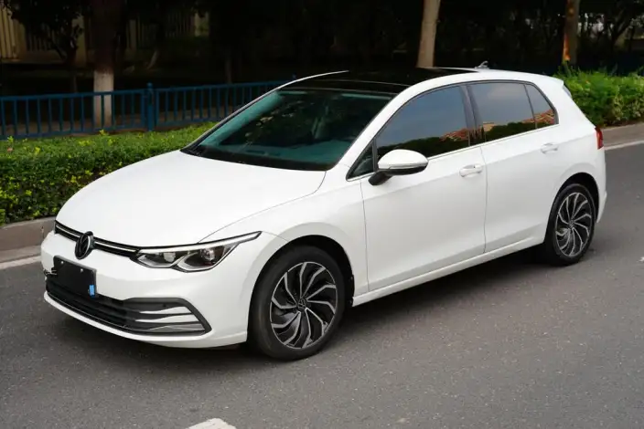 Volkswagen Golf 2023 Model 280TSI DSG Pro – фото 1