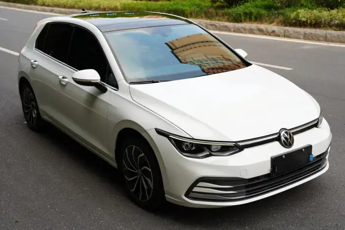Volkswagen Golf 2023 Model 280TSI DSG Pro – фото 3