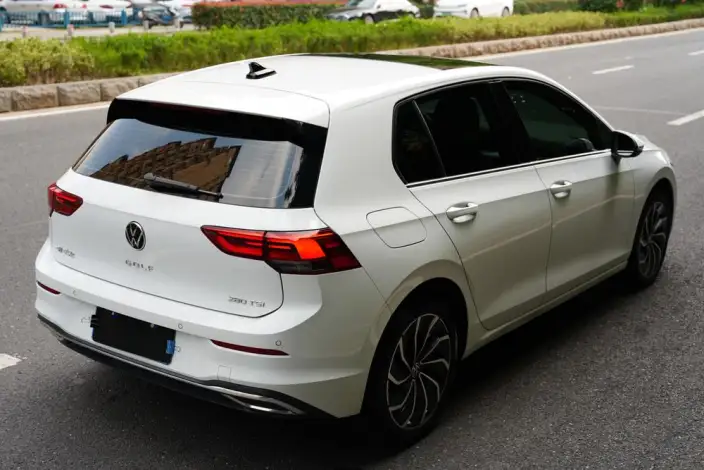 Volkswagen Golf 2023 Model 280TSI DSG Pro – фото 7