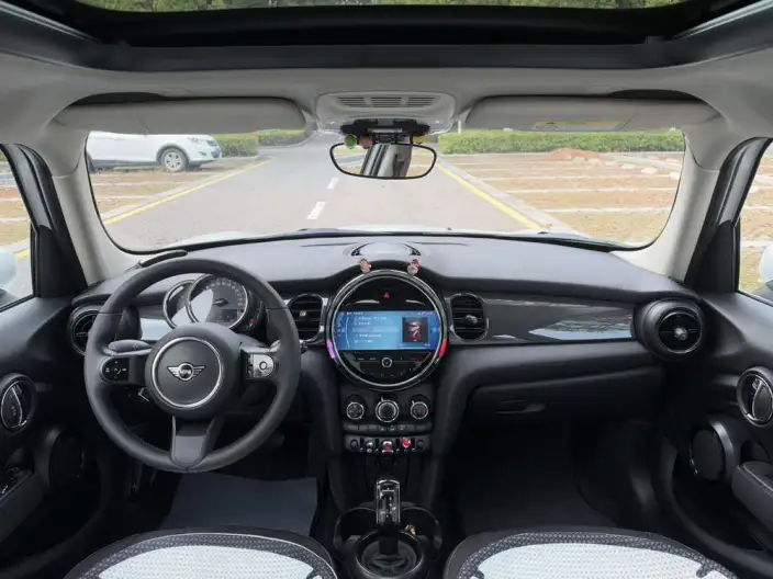MINI 2023 Model 1.5T ONE Five-door Edition – фото 8