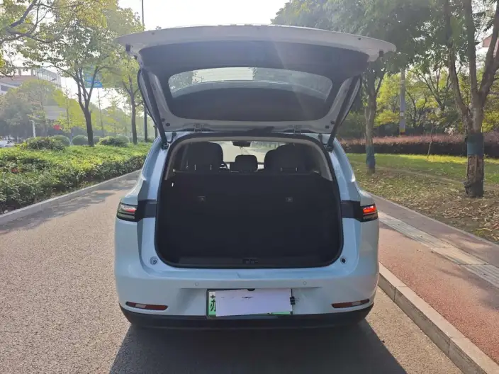 Leapmotor C10 2024 Model EV Edition 530 Smart Edition – фото 7