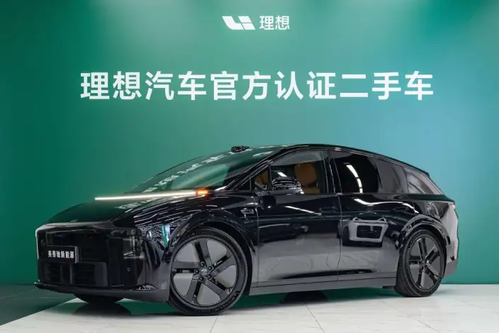 Li Auto i6 2025 Model 2WD Standard Edition