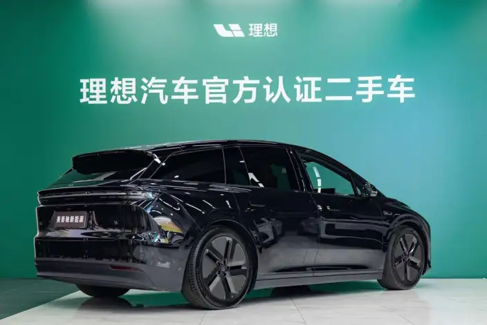 Li Auto i6 2025 Model 2WD Standard Edition