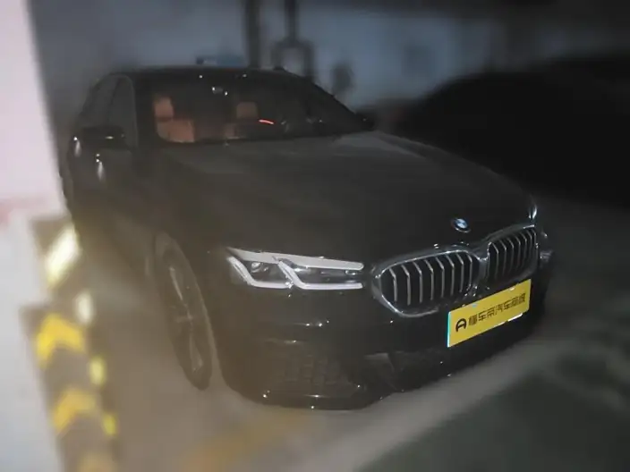 BMW 5 Series 2023 Model 530Li Leading Model M Sports Set – фото 3
