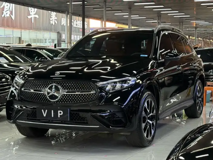 Mercedes-Benz GLC 2023 Model GLC 260 L 4MATIC Luxury Model 5 seat – фото 1