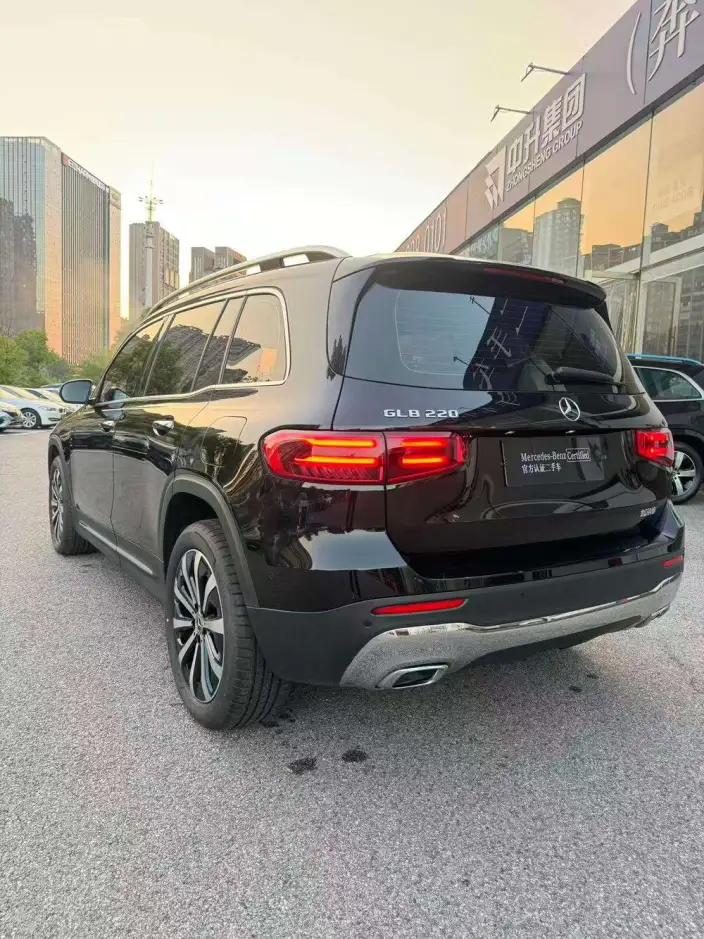 Mercedes-Benz GLB 2025 Model GLB 220 Fashion Model – фото 5