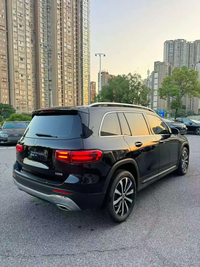 Mercedes-Benz GLB 2025 Model GLB 220 Fashion Model – фото 7