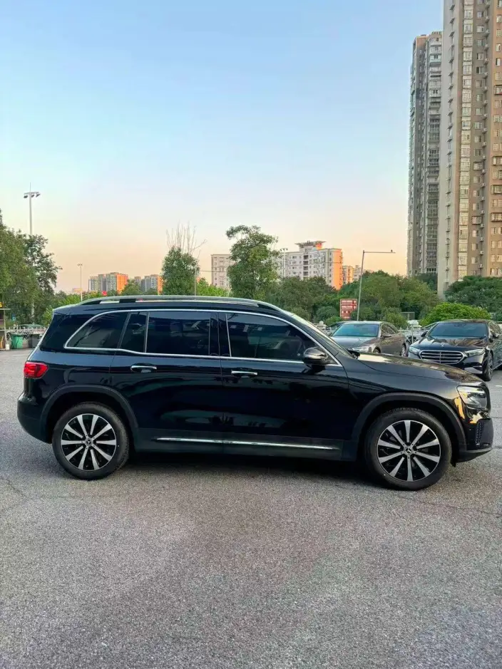 Mercedes-Benz GLB 2025 Model GLB 220 Fashion Model – фото 8
