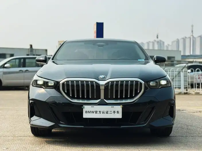 BMW 5 Series 2025 Model Facelift 530Li Leading Model M Sports Set – фото 2