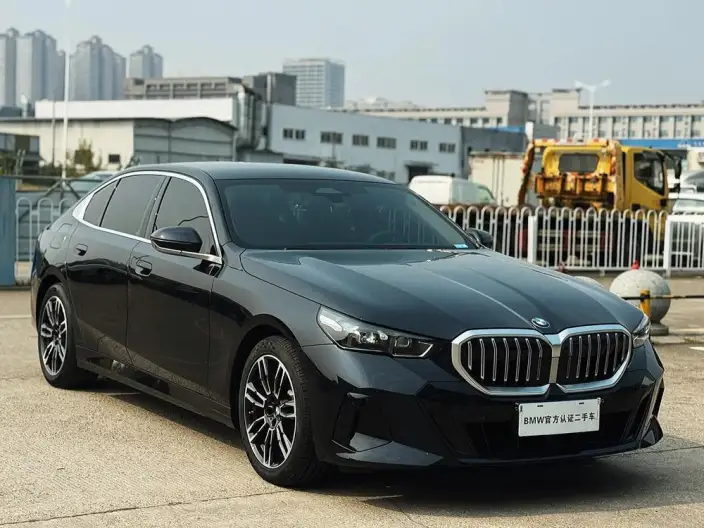BMW 5 Series 2025 Model Facelift 530Li Leading Model M Sports Set – фото 3