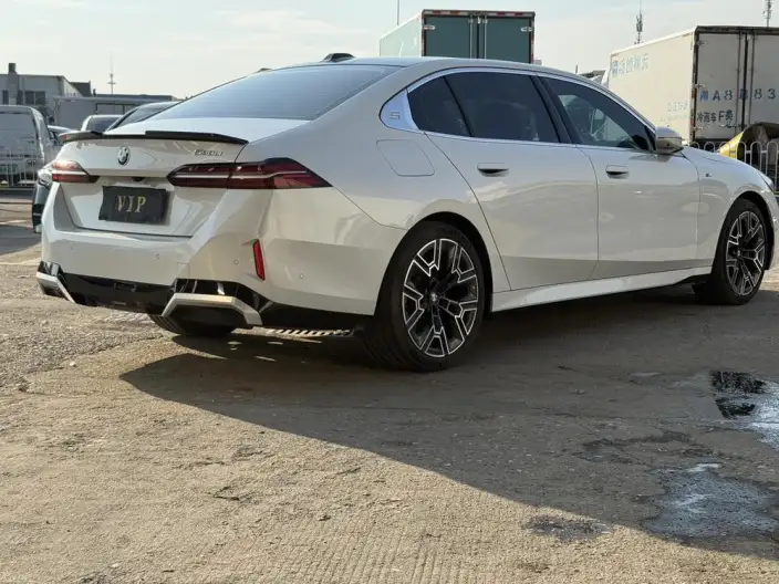 BMW 5 Series 2025 Model Facelift 530Li Exclusive Model M Sports Set – фото 5