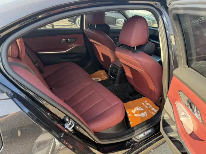 BMW 3 Series 2026 Model 330Li M Sports Night Set – фото 9