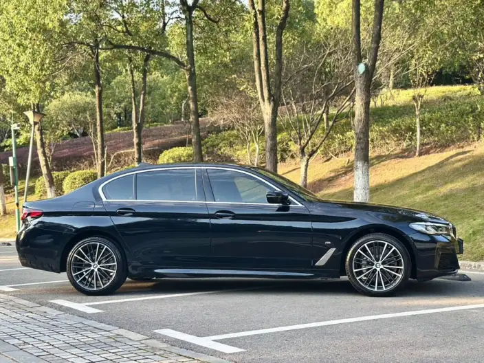BMW 5 Series 2023 Model Facelift 530Li Leading Model M Sports Set – фото 7