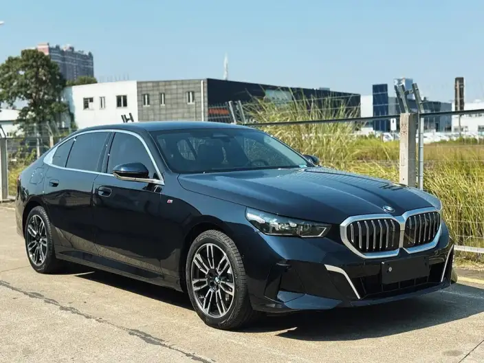 BMW 5 Series 2025 Model Facelift 530Li Leading Model M Sports Set – фото 3