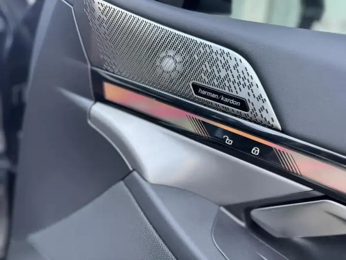 BMW 5 Series 2025 Model Facelift 530Li Leading Model M Sports Set – фото 10