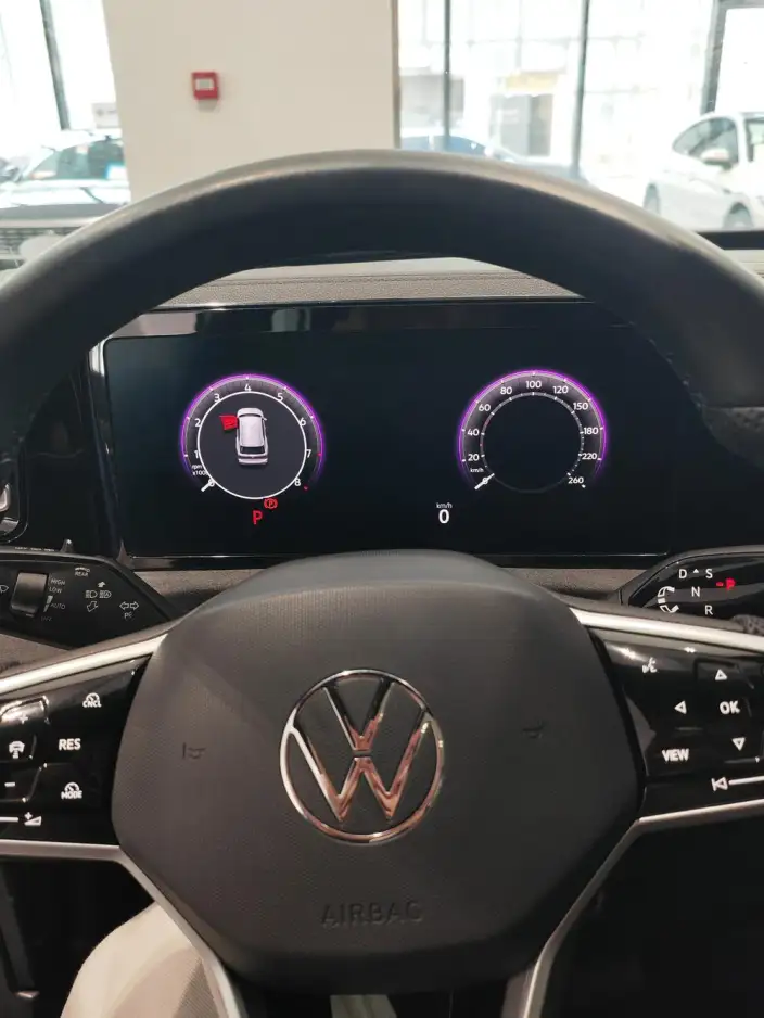 Volkswagen Tiguan L 2024 Model Pro 330TSI 2WD R-Line Smart collar Edition – фото 10
