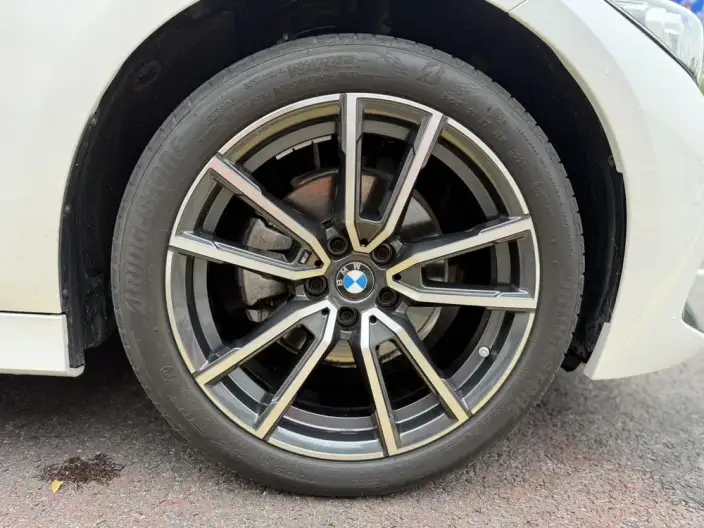 BMW 3 Series 2023 Model 320i M Sports Set – фото 9