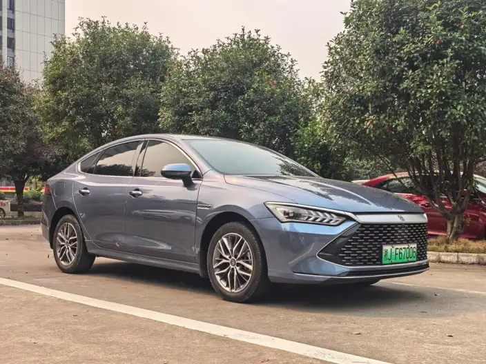BYD Qin PLUS DM 2024 Model Honor Edition DM-i 120KM Leading Model – фото 3