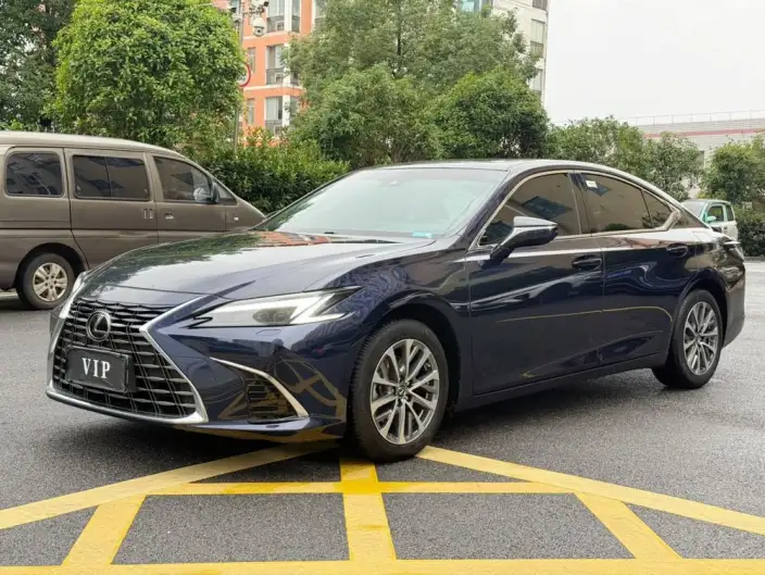 Lexus ES 2025 Model 300h Premium