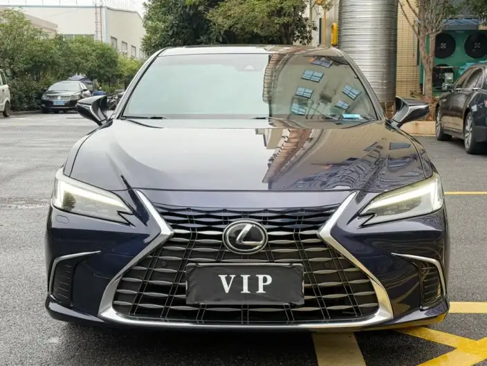 Lexus ES 2025 Model 300h Premium