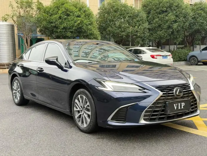 Lexus ES 2025 Model 300h Premium