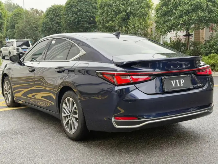 Lexus ES 2025 Model 300h Premium