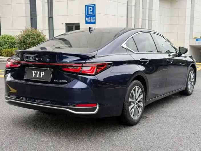 Lexus ES 2025 Model 300h Premium – фото 6