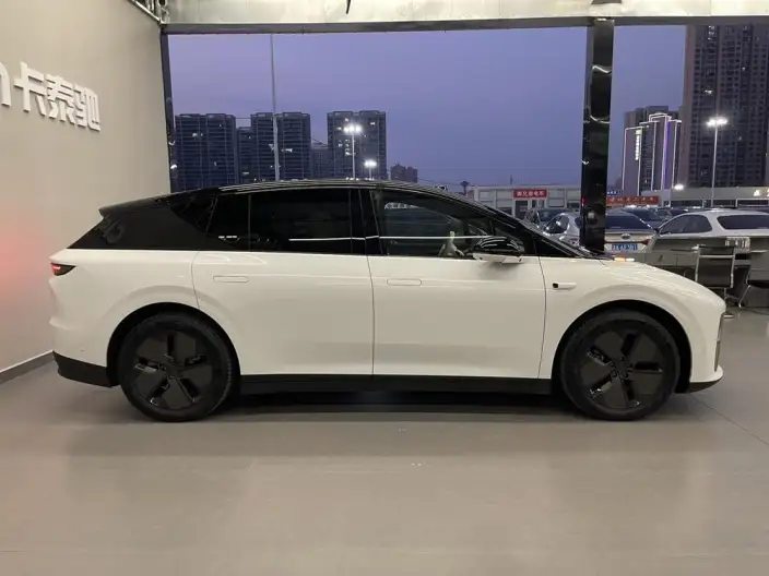 Li Auto i6 2025 Model 2WD Standard Edition – фото 8