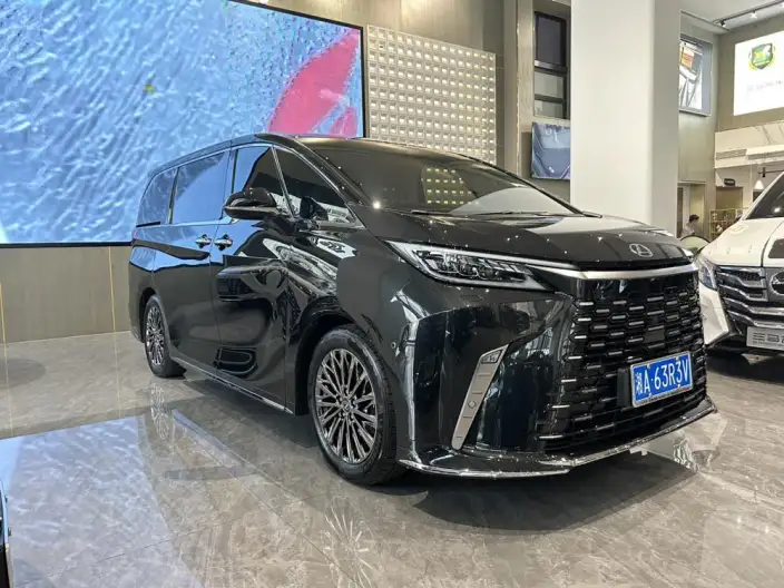 Lexus LM 2026 Model 2.5L Automatic 4WD 7 seat Parallel Imported