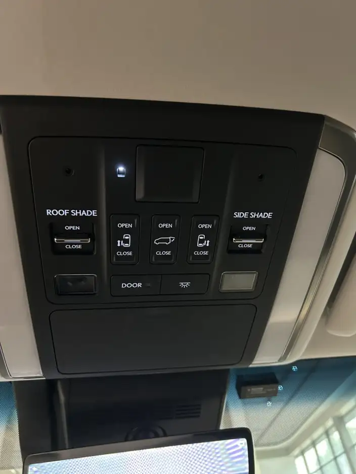 Lexus LM 2026 Model 2.5L Automatic 4WD 7 seat Parallel Imported – фото 9