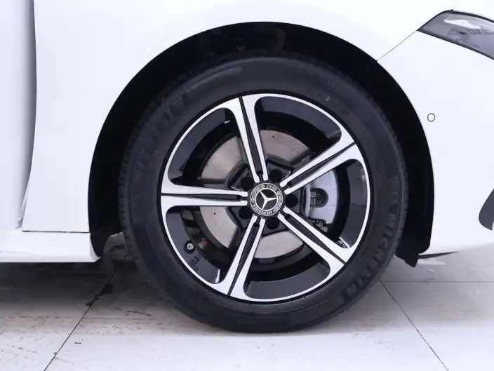 Mercedes-Benz A-class 2025 Model A 200 L Fashion Edition – фото 4