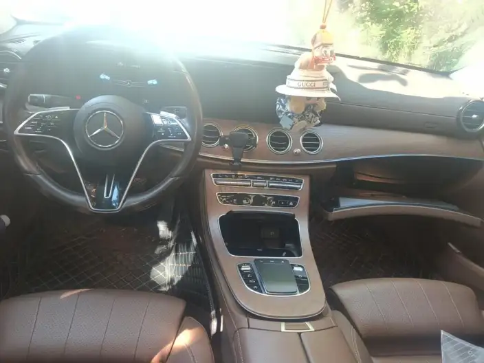 Mercedes-Benz E-Class 2023 Model Facelift E 260 L sedan – фото 5