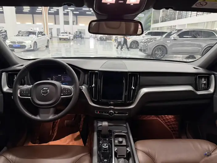 Volvo XC60 2022 Model B5 4WD Smart Range Sports Edition – фото 7