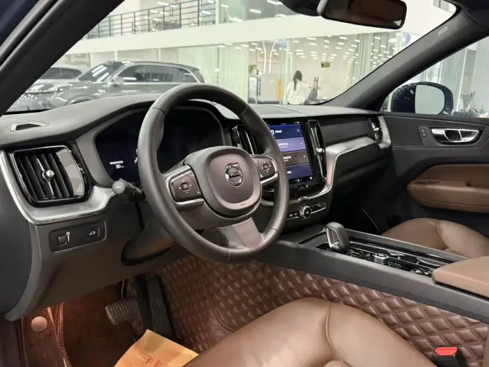 Volvo XC60 2022 Model B5 4WD Smart Range Sports Edition – фото 8