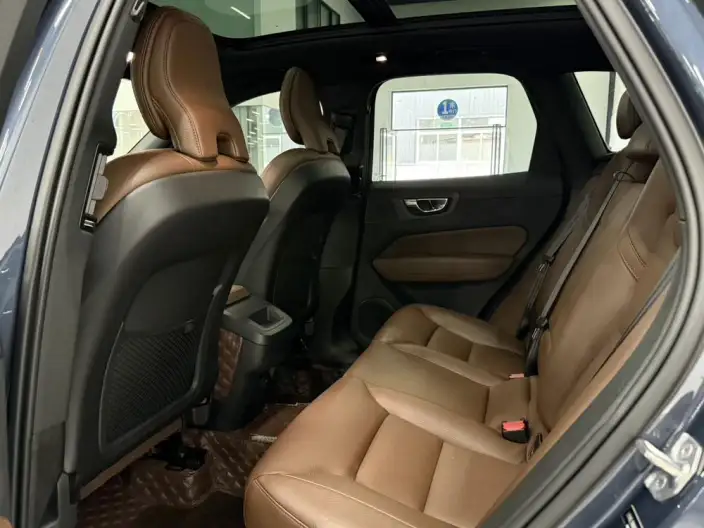 Volvo XC60 2022 Model B5 4WD Smart Range Sports Edition – фото 9