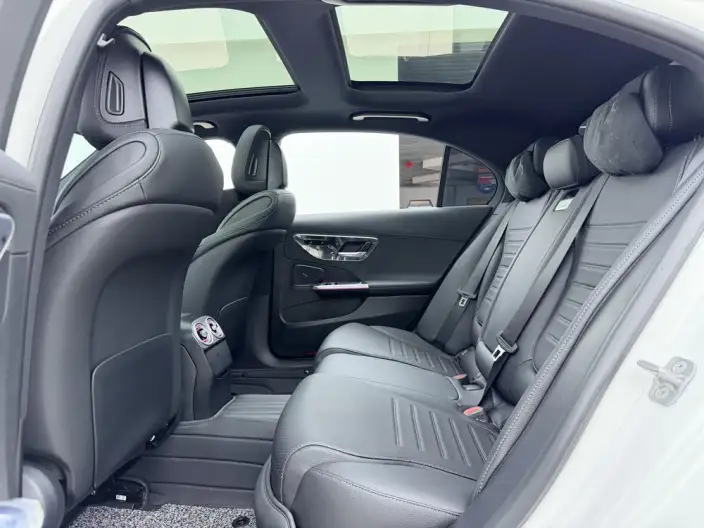 Mercedes-Benz C-Class 2025 Model Facelift C 260 L Sports Edition – фото 10