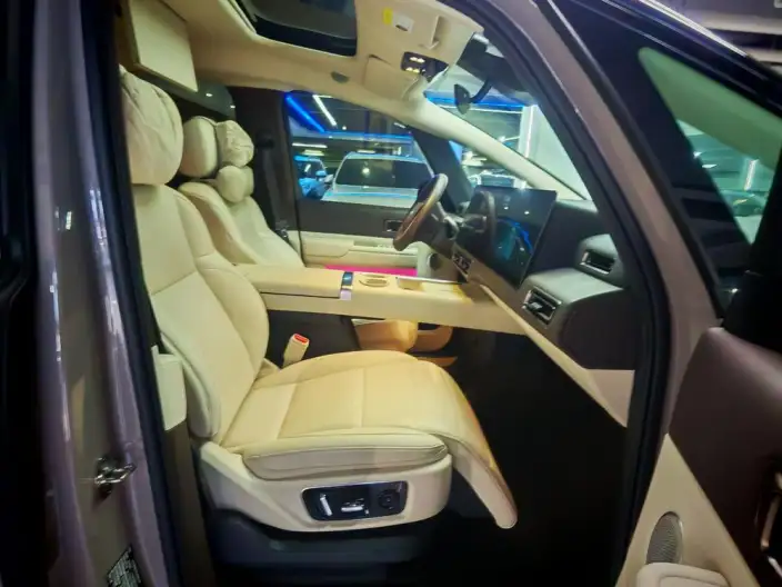 Li Auto MEGA 2024 Model Ultra Edition – фото 9